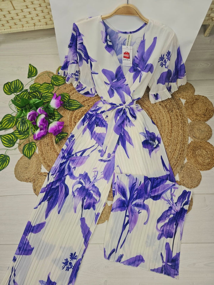 Tuta in chiffon plissé con scollo a v manica corta con fantasia floreale inclusa la cintura modello palazzo morbida Lilla Level Stores