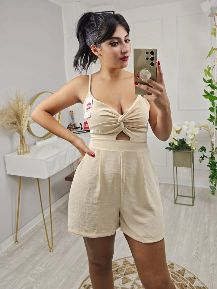 Tuta in leggero tessuto strutturato con apertura centrale - Beige - Level Stores