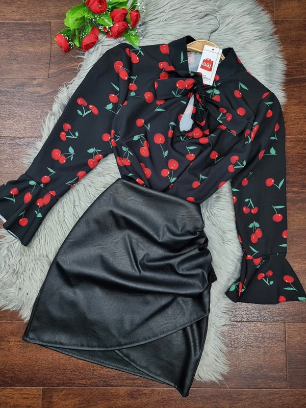 Camicia Fiocco al collo Con fantasia ciliegia - Nero - Level Stores