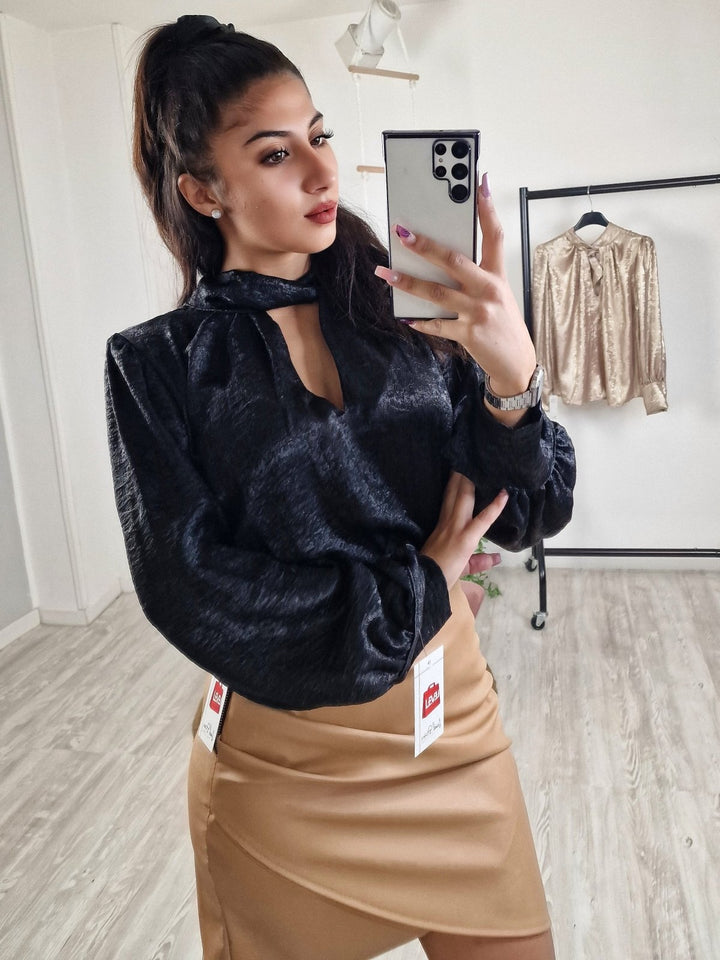 Maglia effetto metallizzato fiocco al collo sul retro con polsini - Nero - Level Stores