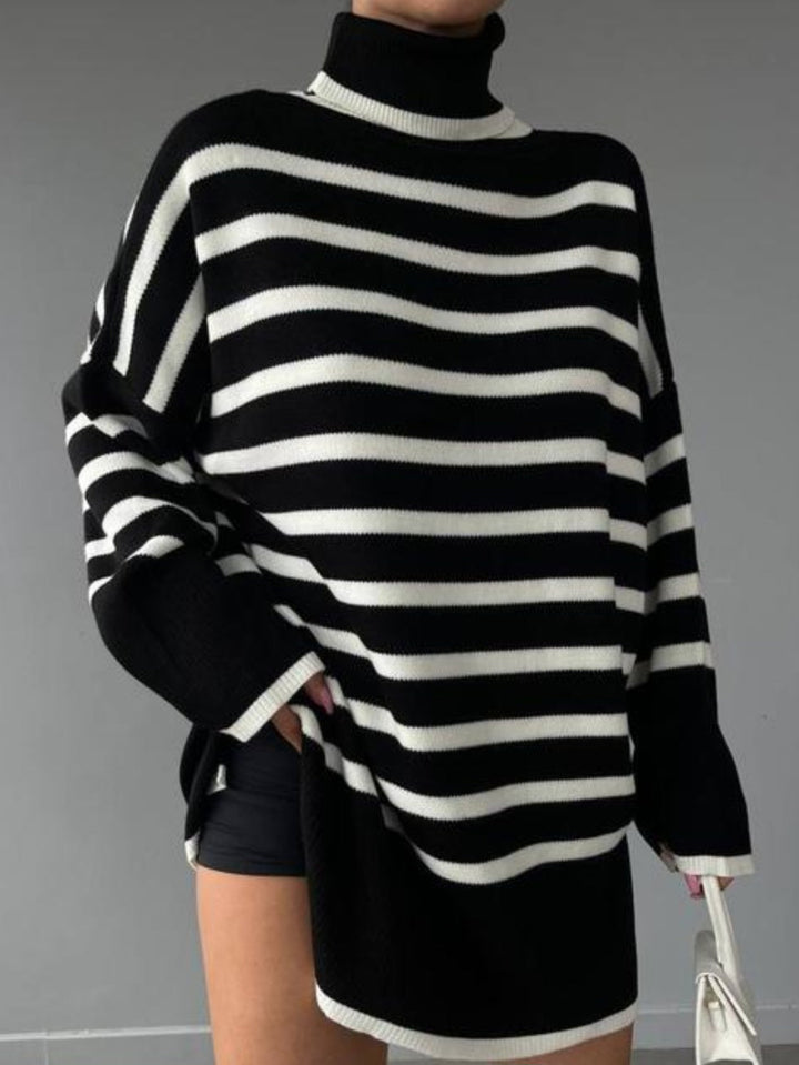 Maglione a collo alto modello Zara con design a righe e maniche a campana - Nero/Bianco - Level Stores